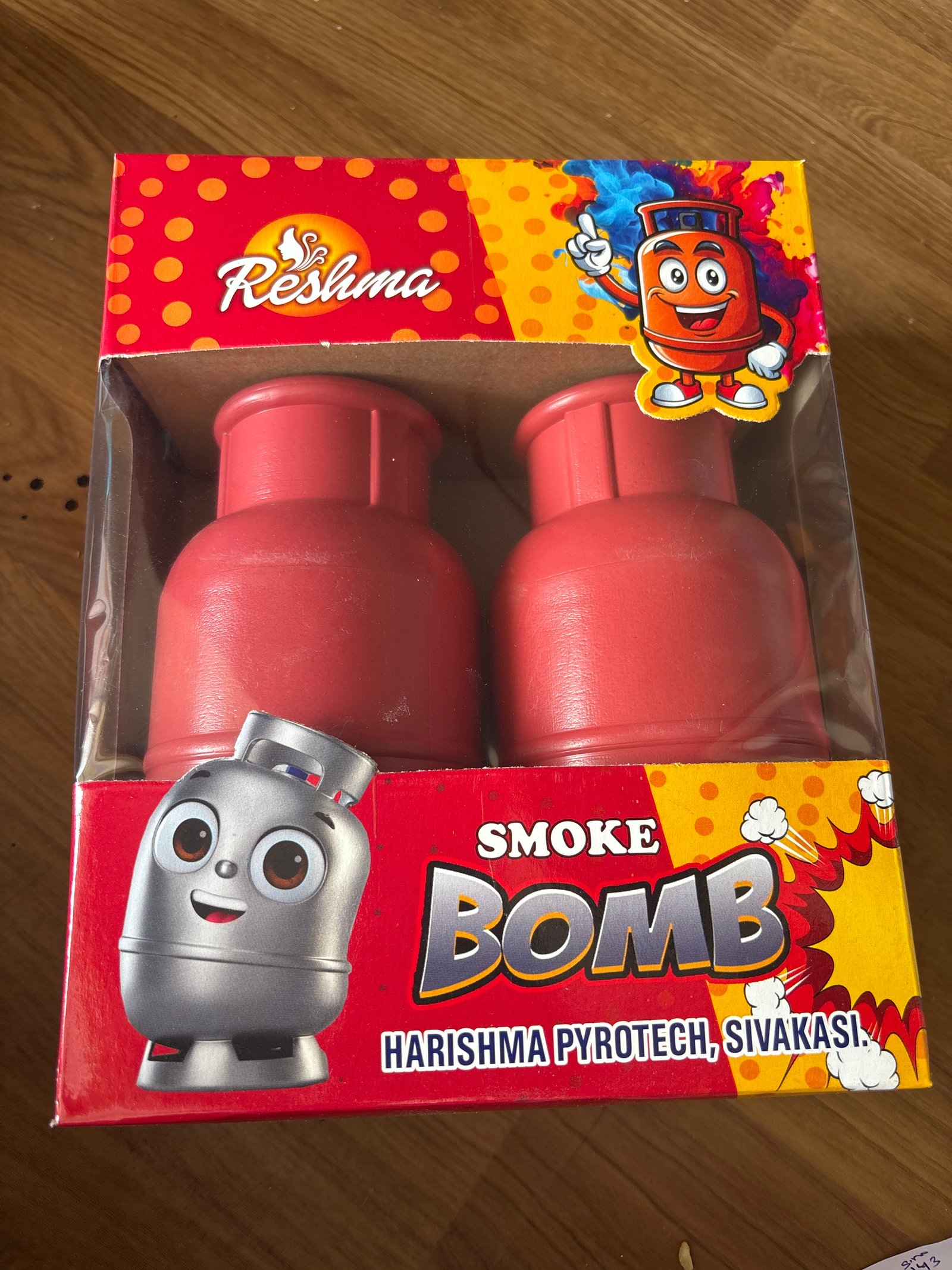 Cylinder smoke bomb